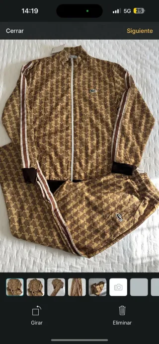 Conjunto deportivo 5G con etiqueta