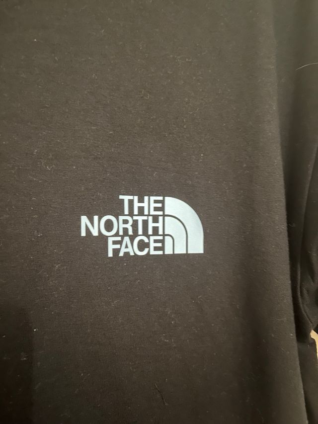Camiseta The North Face Negra