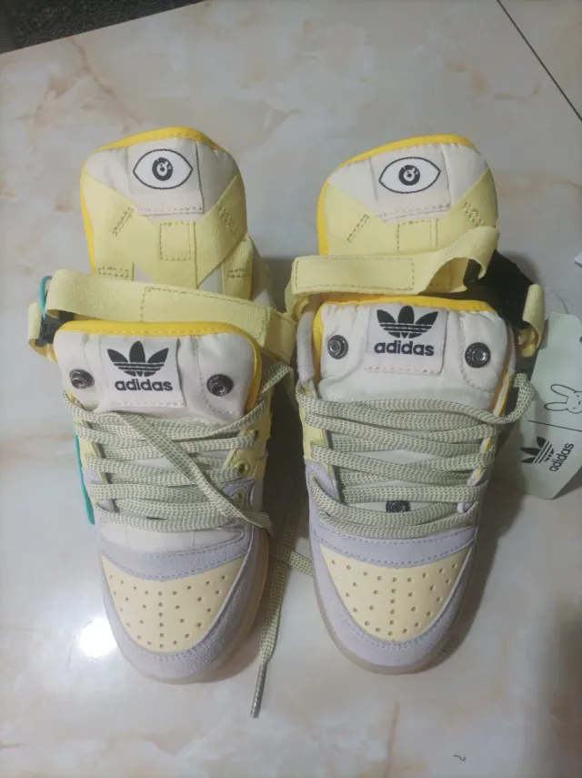 Zapatillas Beige y Amarillo