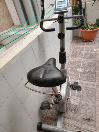 Bicicleta Estática BH Fitness