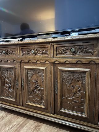 Mueble de entrada de madera tallada