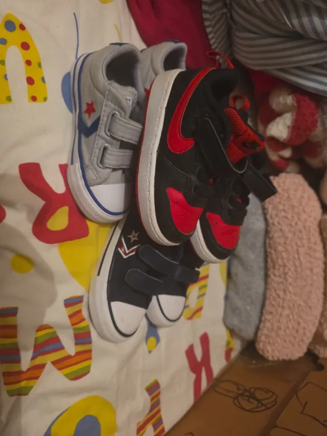Lote zapatillas niño Converse y Nike