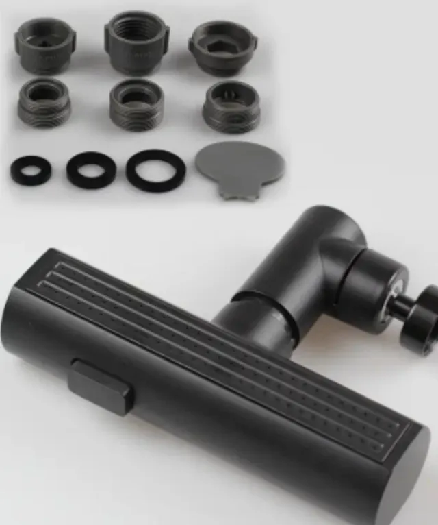 Adaptador de grifo negro y gris