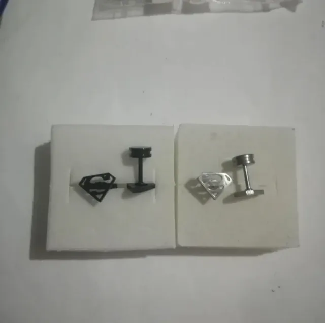 Pendientes Símbolo Superman Acero