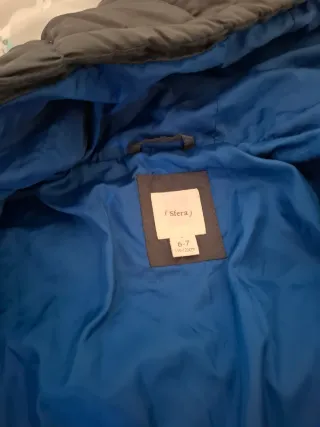 Lote ropa. Abrigos niño 6-7 años (2 unidades).