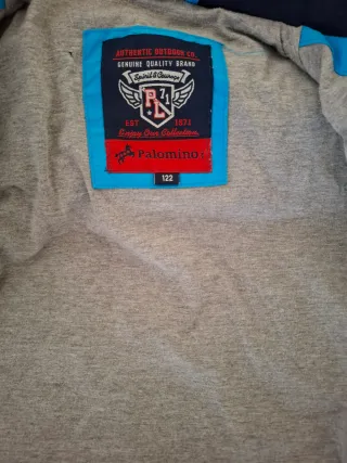 Lote ropa. Abrigos niño 6-7 años (2 unidades).