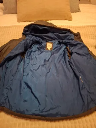 Lote ropa. Abrigos niño 6-7 años (2 unidades).