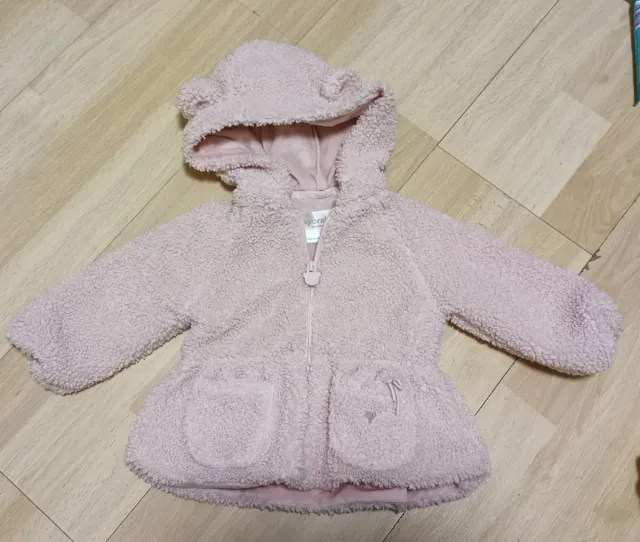 Abrigo Mayoral rosa con capucha