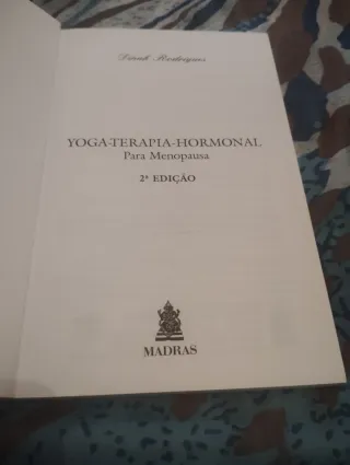 Yoga-Terapia-Hormonal Para Menopausa (Em Portug...