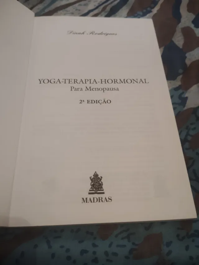 Yoga-Terapia-Hormonal Para Menopausa (Em Portug...