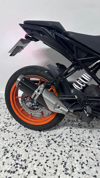 KTM DUKE 390