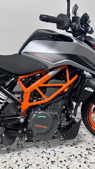 KTM DUKE 390