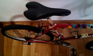 Bicicleta Giant Coldrock Roja y Blanca