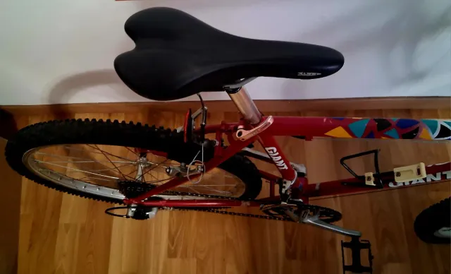 Bicicleta Giant Coldrock Roja y Blanca