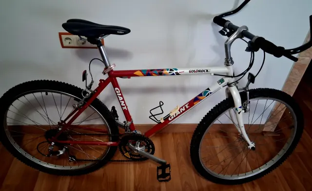 Bicicleta Giant Coldrock Roja y Blanca