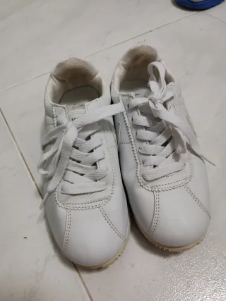 Tenis Nike Blancos Clásicos talla 36