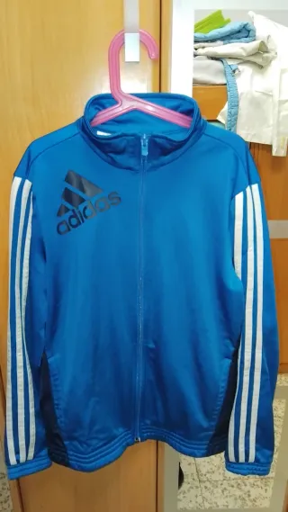 Sudadera Adidas azul con rayas blancas