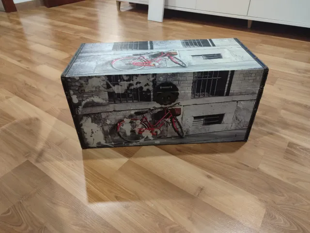 Baúl decorativo con diseño de bicicleta