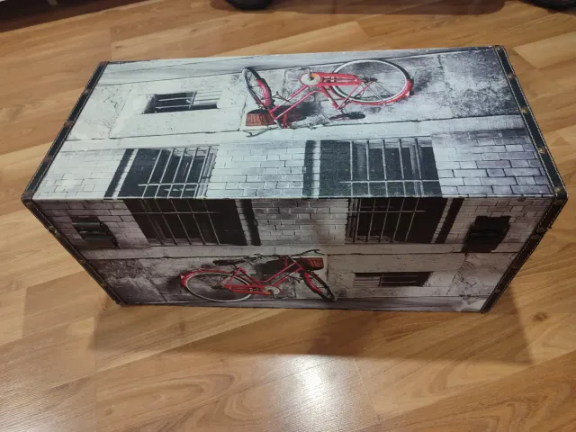 Baúl decorativo con diseño de bicicleta