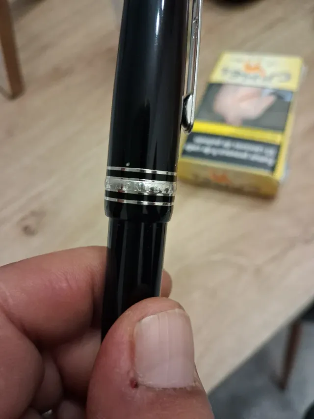Bolígrafo Montblanc Negro
