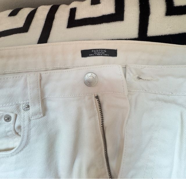 Pantalón vaquero beige cintura baja