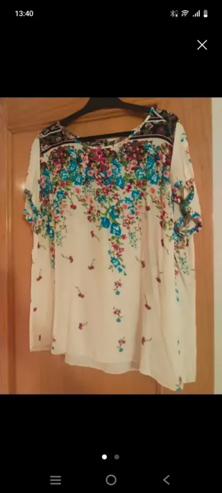 Blusa de flores multicolor