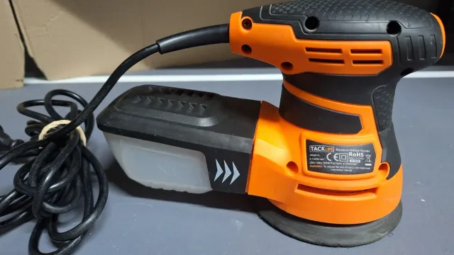 Lijadora Orbital Tacklife + Discos