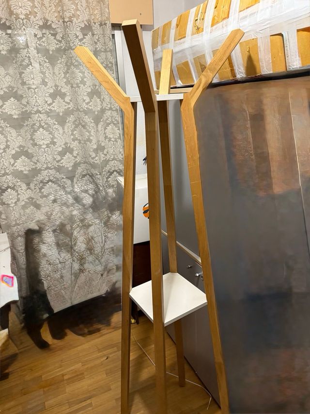 Appendiabiti in legno bianco e marrone