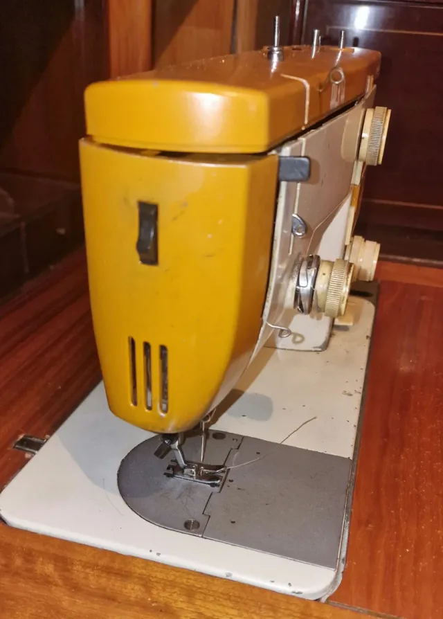 Máquina coser Alfa Superautomática 1680 y accesori