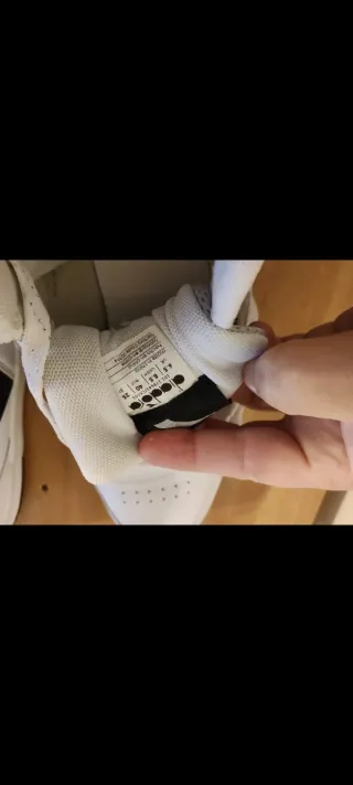 Adidas Sneakers Bianche e Nere senza scatola