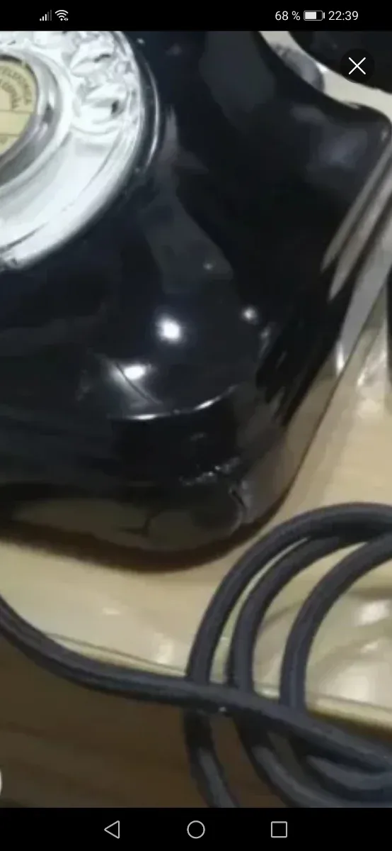Antico telefono nero in bakelite di Telefónica