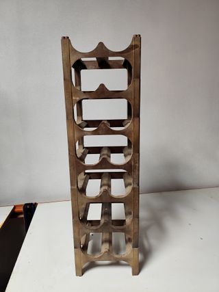 Botellero de plástico.