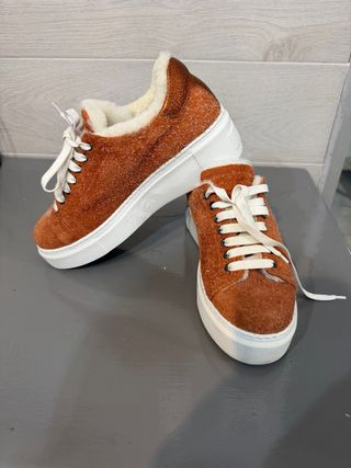 Scarpe scamosciate arancioni foderate