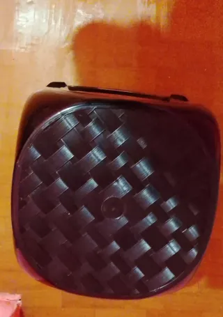 4 Sillas Negras y Marrones