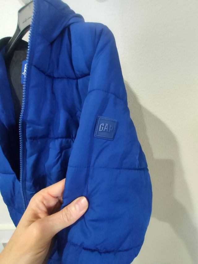 Abrigo GAP niño Talla S Azul ( 120cm)