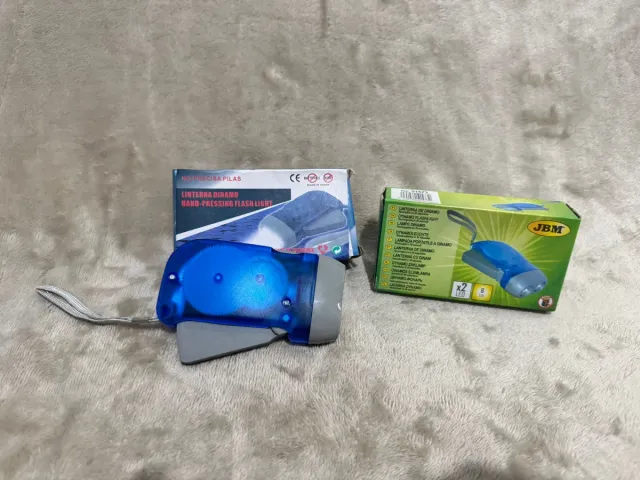 Linterna Dinamo LED Manual Sin Pilas