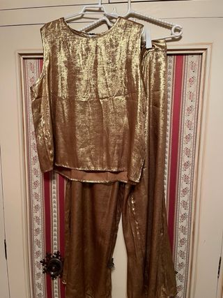 Abrigo dorado fiesta marca El Caballo + regalo