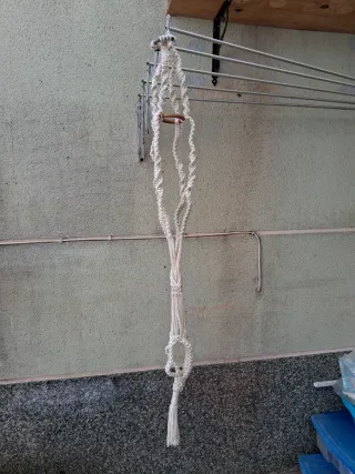 Colgador macetas de macrame.