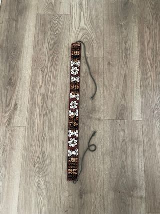 Cinturón étnico con abalorios