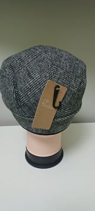 Boina de cuadros con orejeras