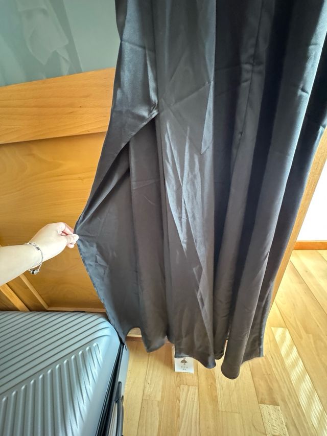 Vestido de seda negro