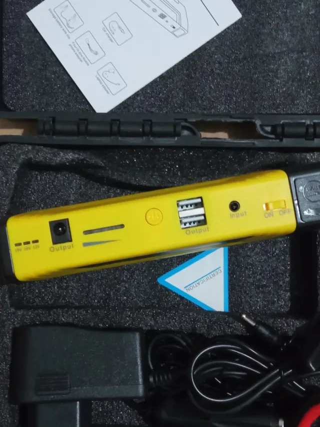 Avviatore Emergenza Auto Moto Jump Starter