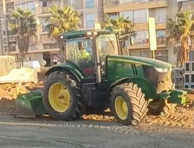 Tractor John Deere 7215R 2012