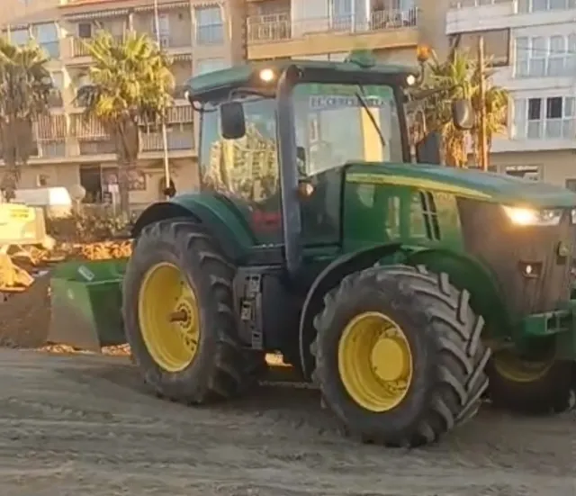 Tractor John Deere 7215R 2012