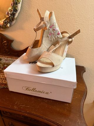 Scarpe con tacco Bellamica beige e rosa