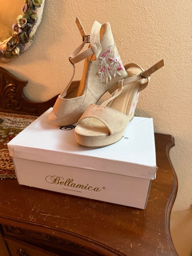 Scarpe con tacco Bellamica beige e rosa