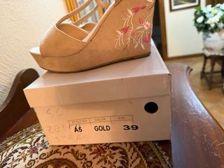 Scarpe con tacco Bellamica beige e rosa
