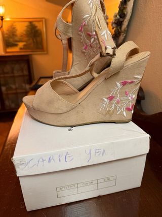 Scarpe con tacco Bellamica beige e rosa