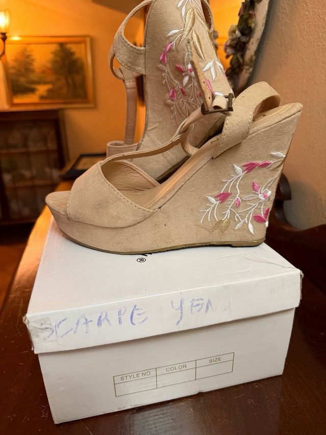 Scarpe con tacco Bellamica beige e rosa