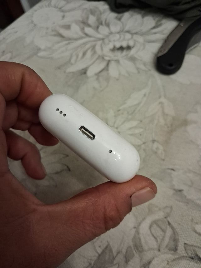 Apple AirPods Pro - Estuche de Carga